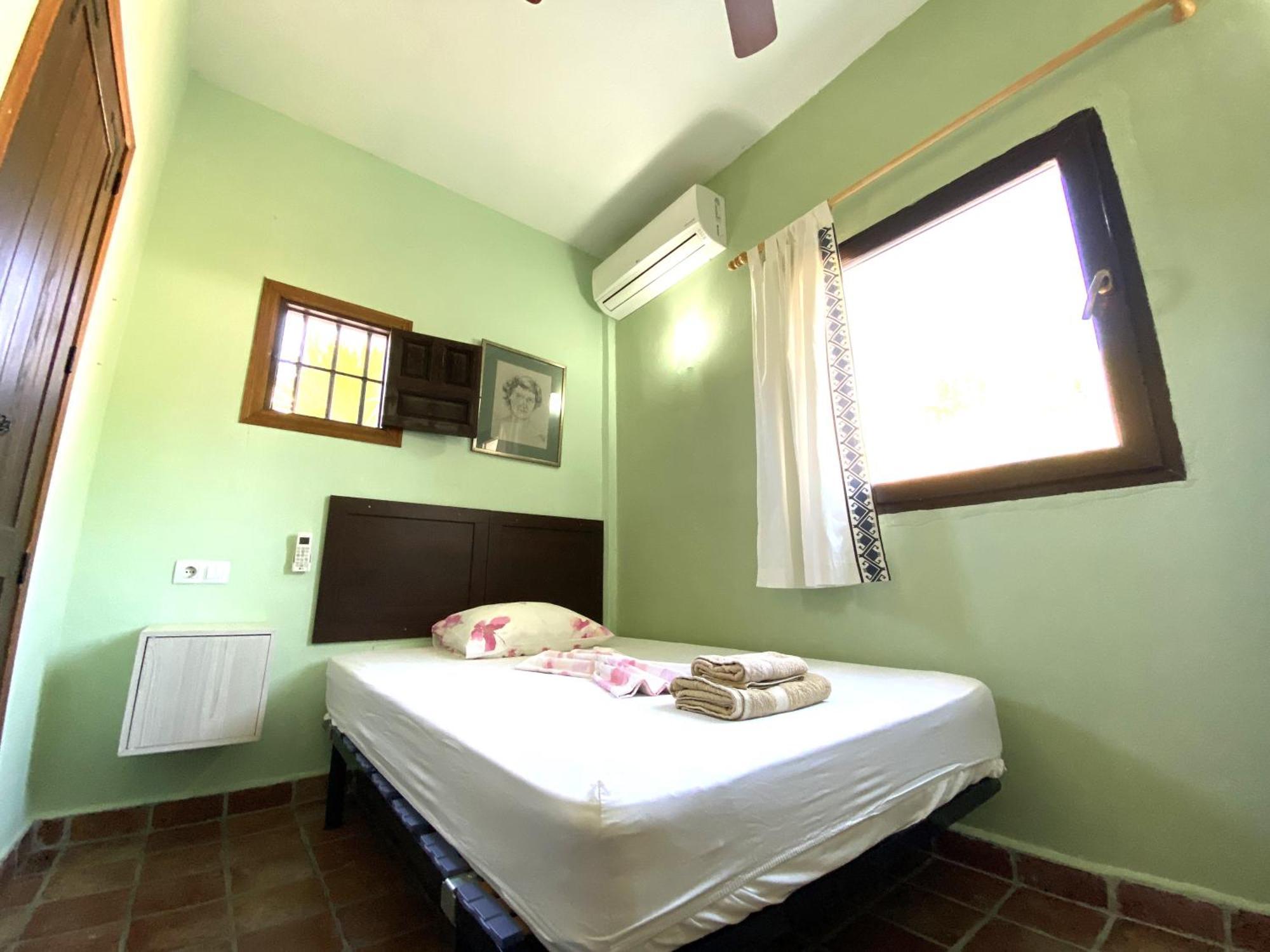 Castle Tower Ground Floor Apartment In Rural Holiday Park 'Cezanne' Толокос Экстерьер фото