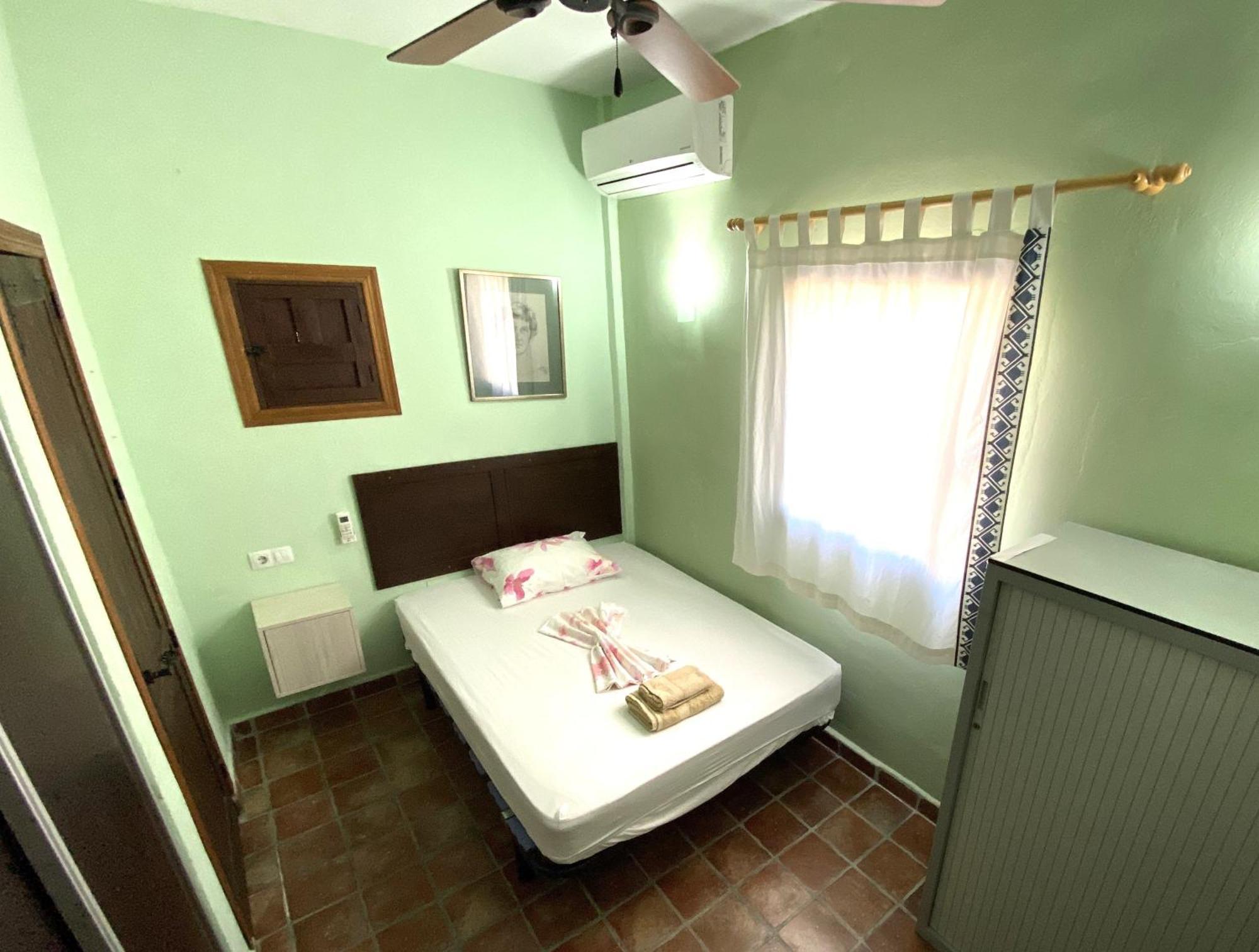 Castle Tower Ground Floor Apartment In Rural Holiday Park 'Cezanne' Толокос Экстерьер фото