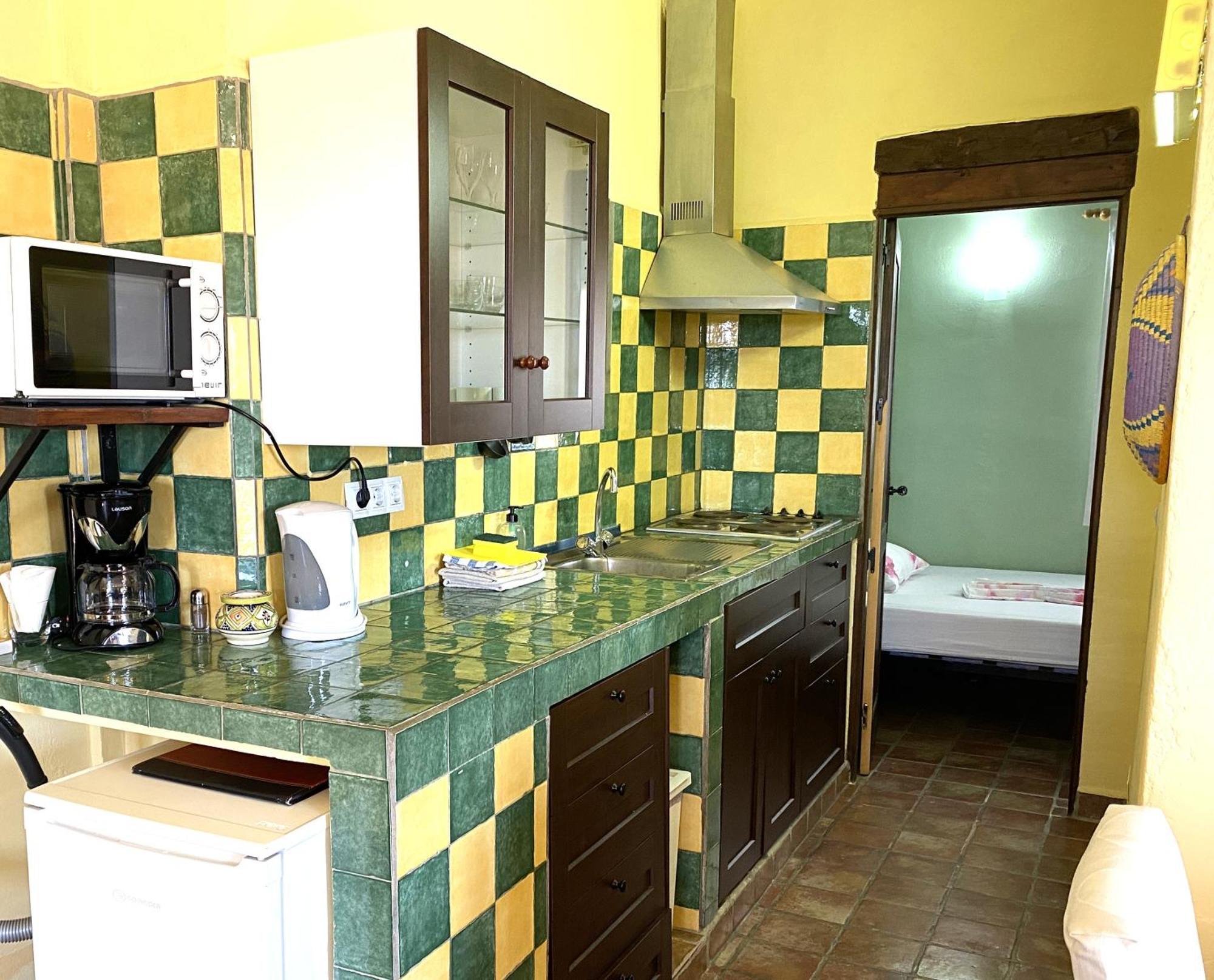 Castle Tower Ground Floor Apartment In Rural Holiday Park 'Cezanne' Толокос Экстерьер фото