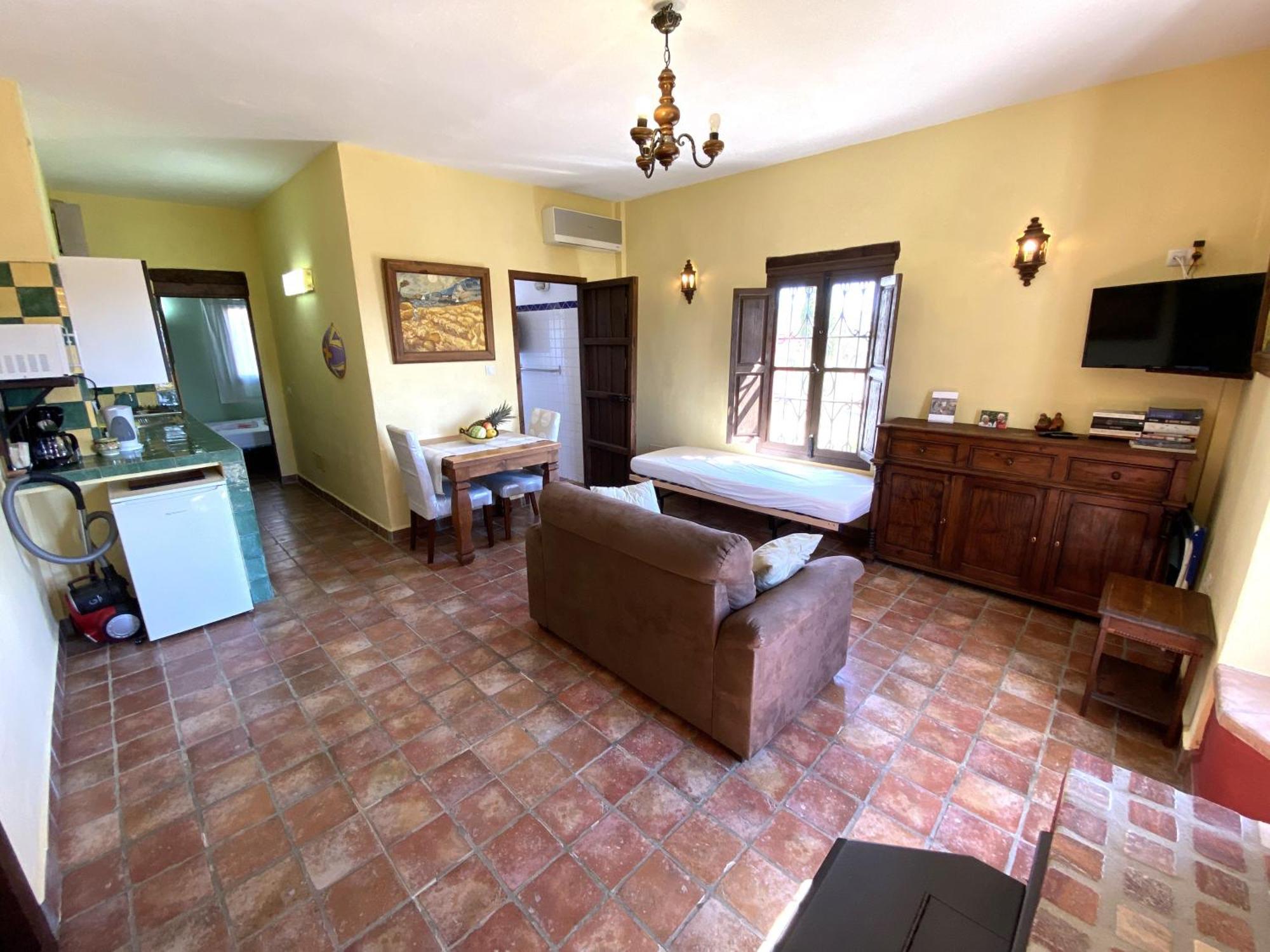 Castle Tower Ground Floor Apartment In Rural Holiday Park 'Cezanne' Толокос Экстерьер фото
